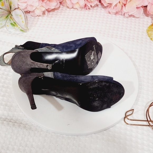 Nine West Navy Suede Open Toe Heels Size 7 - Picture 9 of 10